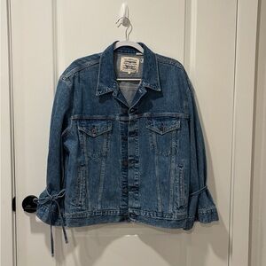 Levi’s blue oversized denim jacket